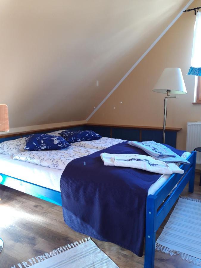 Hotel Rudolf'S Fogado à Zsira Extérieur photo