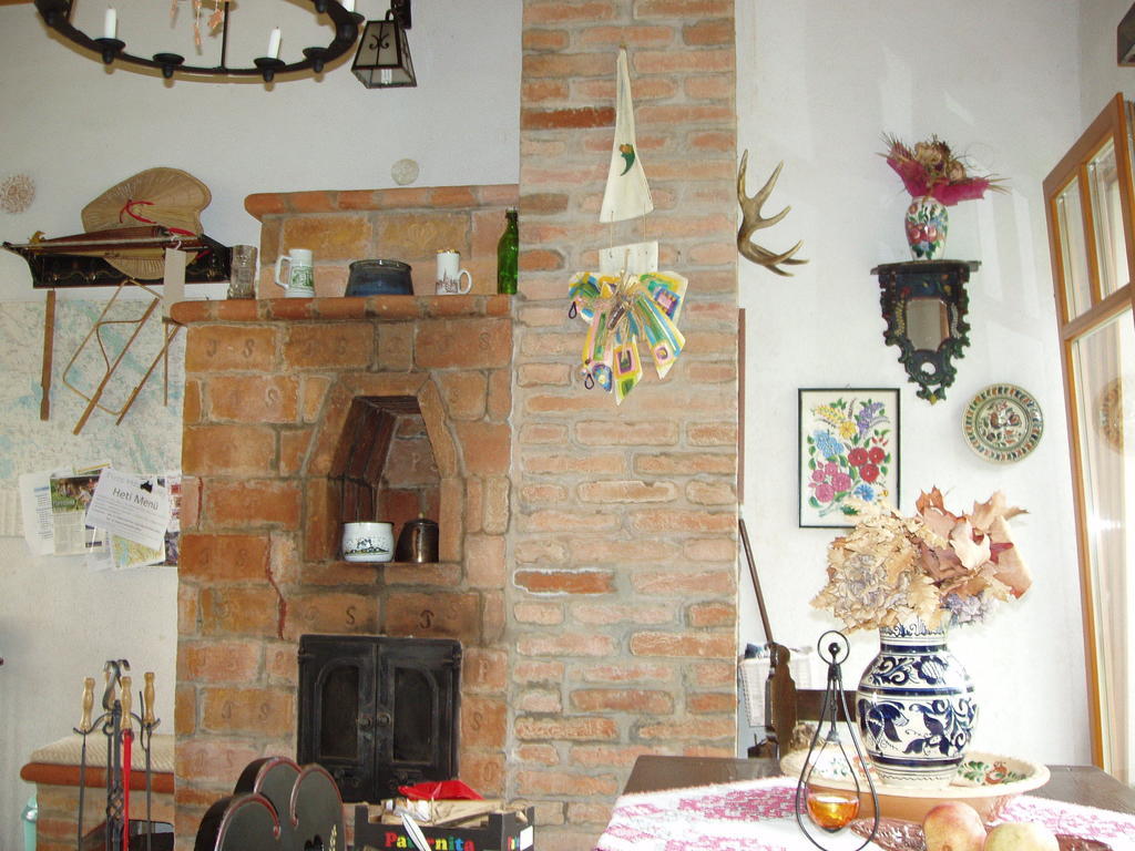 Hotel Rudolf'S Fogado à Zsira Extérieur photo