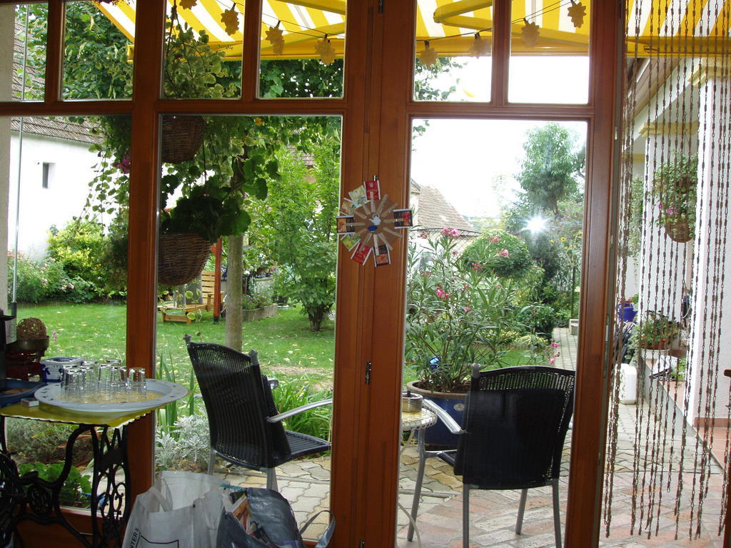 Hotel Rudolf'S Fogado à Zsira Extérieur photo